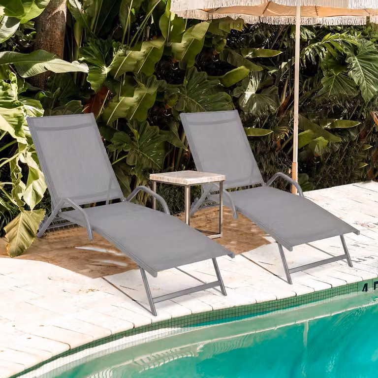 Set di 2 chaise longue da esterno Costway in textilene grigio con sedile traspirante e schienale reclinabile in 5 posizioni