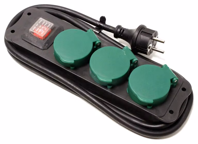 Multipresa da esterno, 3 prese, IP44, 16 A, cavo da 1,5 m