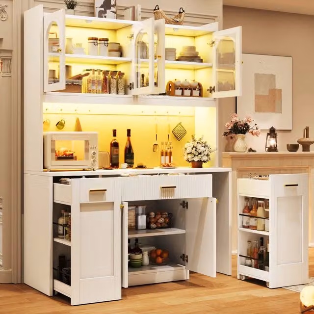 Credenza alta da cucina LED RGB con 3 vetrine e ripiani laterali estraibili, in MDF bianco, 120 × 40 × 187 cm