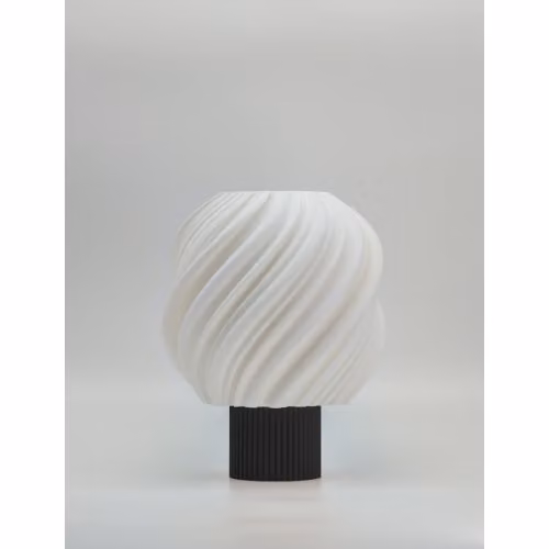 Lampada da tavolo con particolare paralume Drappo Low I Luminari 3D