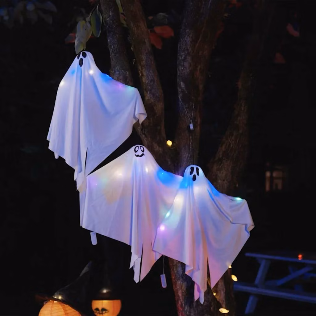 Set di 3 fantasmi appesi per Halloween vidaXL, colore bianco, con effetto LED RGB e gancio, H: 62 cm, L: 52 cm