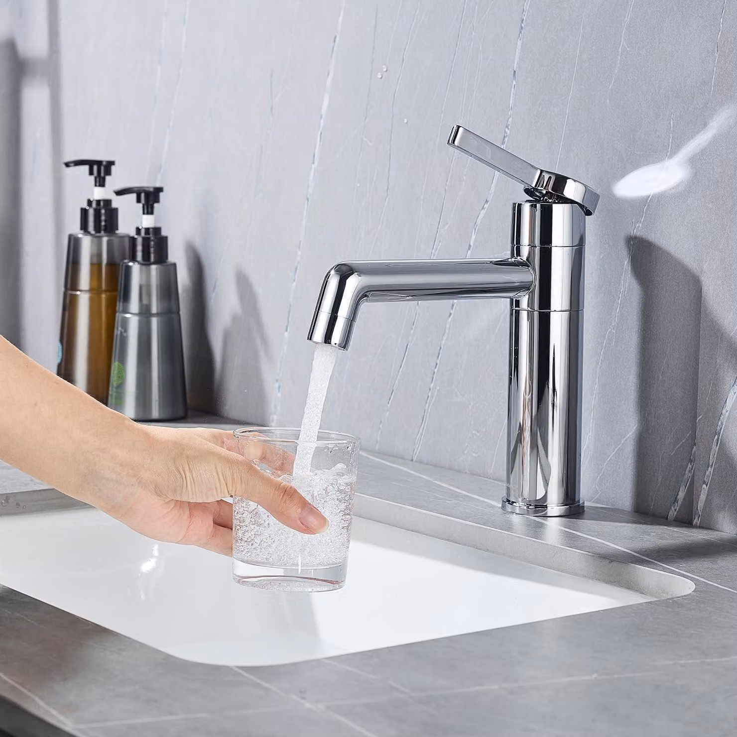 Rubinetto da bagno girevole a 360° con miscelatore monocomando