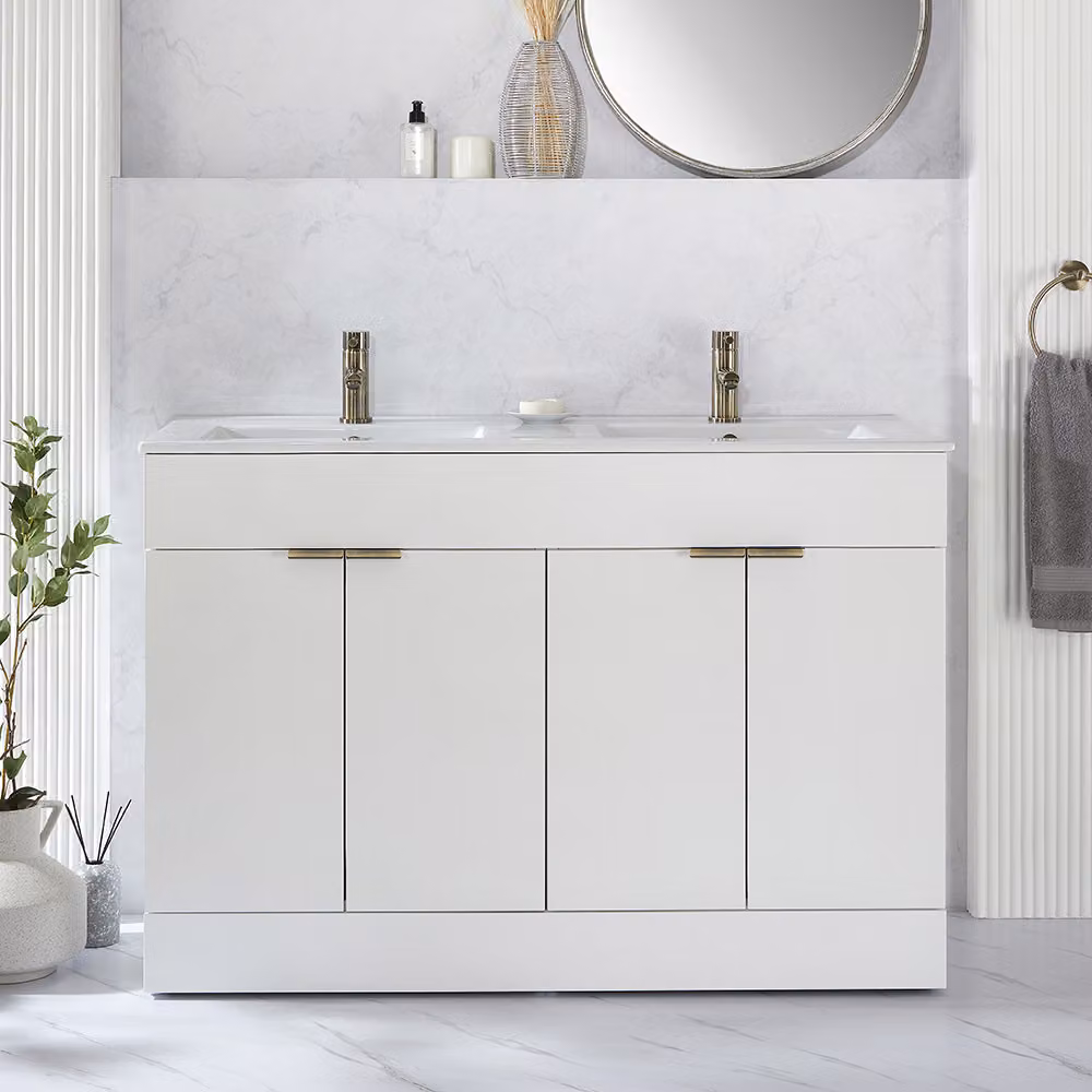 Mobile Bagno a Terra Bianco da 1210mm con Doppio Lavabo e Maniglie con Impugnatura a Dito in Ottone Spazzolato  - Cluo