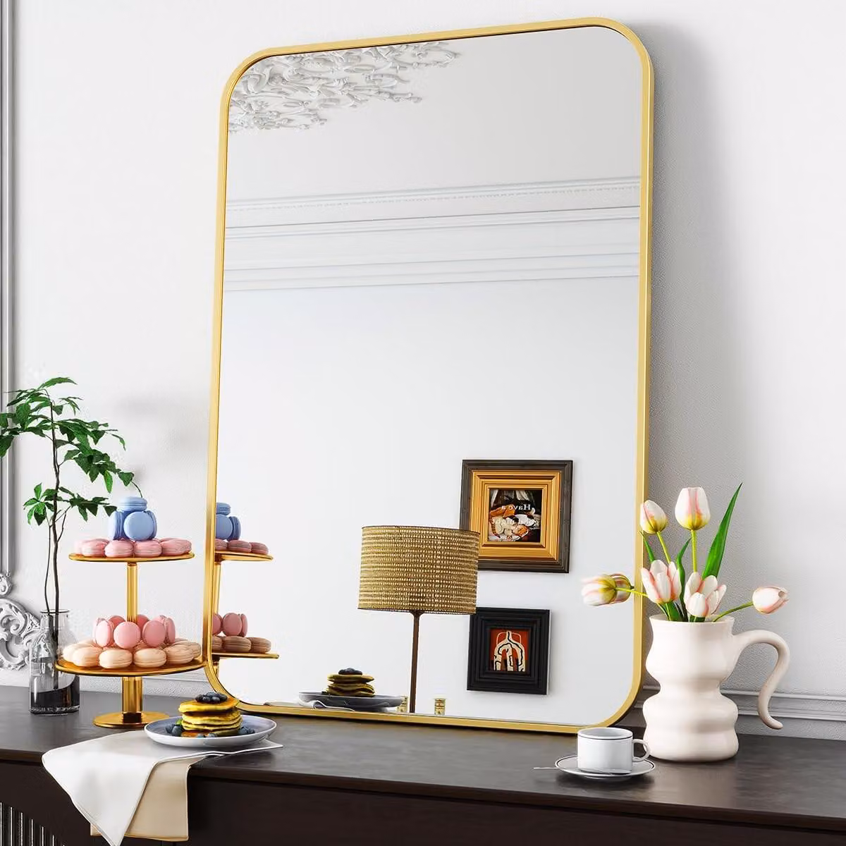 Specchio da parete rettangolare con cornice in metallo dorato, ideale per bagno e soggiorno