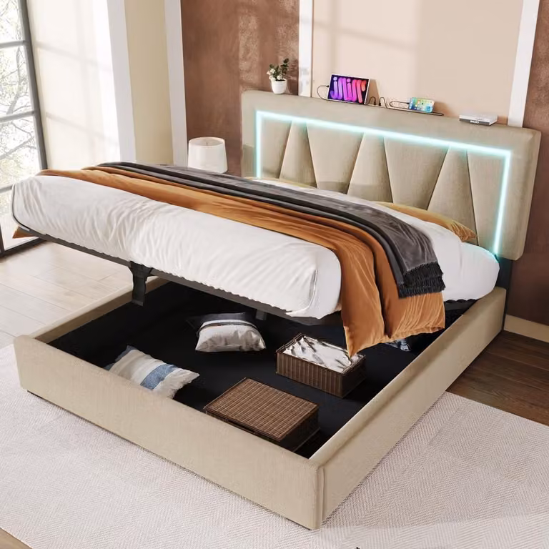 Letto imbottito 140x200 cm con spazio contenitore, illuminazione LED, porte USB e di tipo C, poggiatesta regolabile in altezza, rivestimento in lino e struttura con rete a listelli