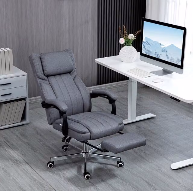 sedia da ufficio 65 x 61 x 113 cm grigia – massaggio a 6 punti e poggiapiedi