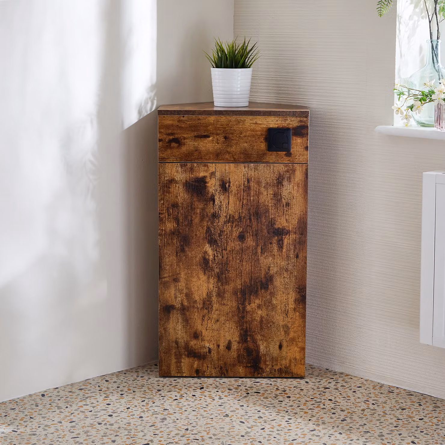 Unità WC Angolare in Rovere Scuro con Pulsante di Scarico Nero (Sanitario non Incluso) - Cluo