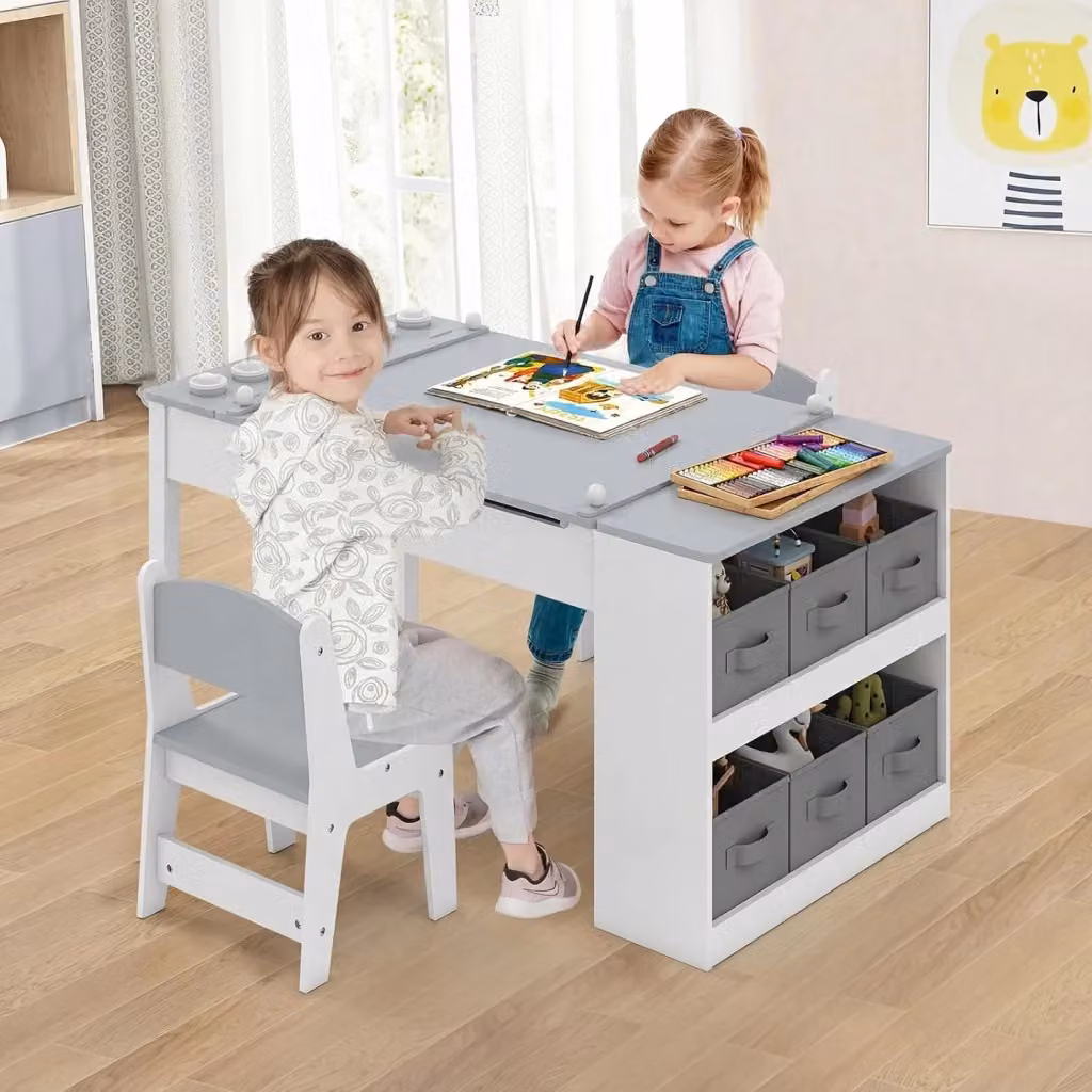Set Tavolo da Disegno e Cavalletto Multifunzione Costway per Bambini con 2 Sedie, Piano Reversibile Sollevabile e Rotolo di Carta, Grigio – 2