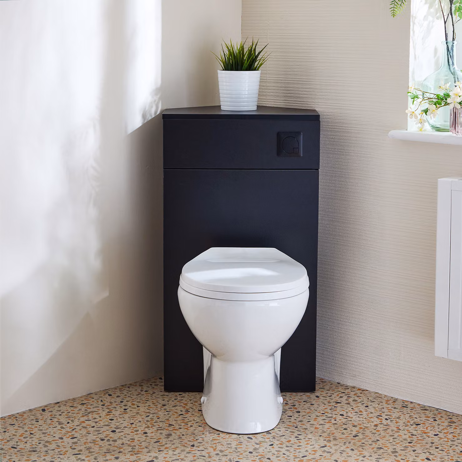 Unità WC Angolare in Grigio Nero con Sanitario a Filo Muro Select e Pulsante di Scarico Nero - Cluo