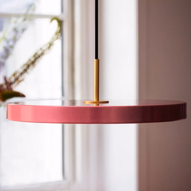 UMAGE Lampada LED a sospensione Asteria Medium, rosa/ottone, Ø 43 cm dimmerabile, Violetto / Fucsia / Rosa, Soggiorno / Sala da pranzo, Alluminio, Design