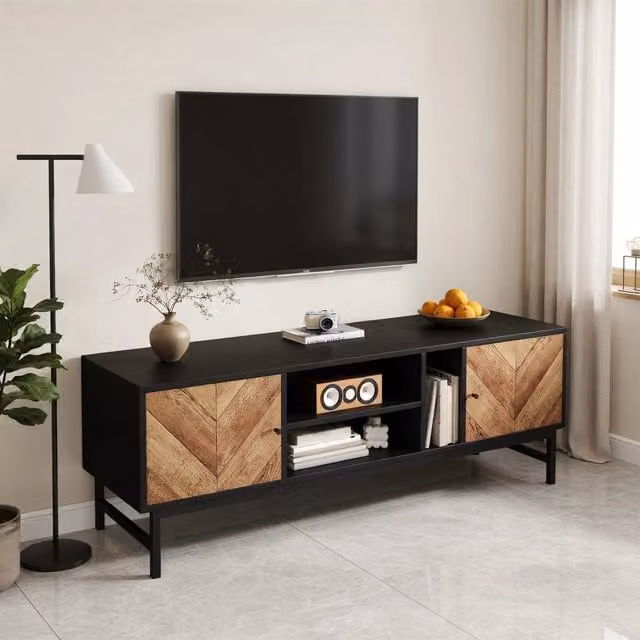 Cassettiera per TV KOMHTOM in stile industriale, colore nero e marrone, realizzata in legno, metallo e materiale composito, L: 150 cm, P: 38 cm, H: 55 cm – 1