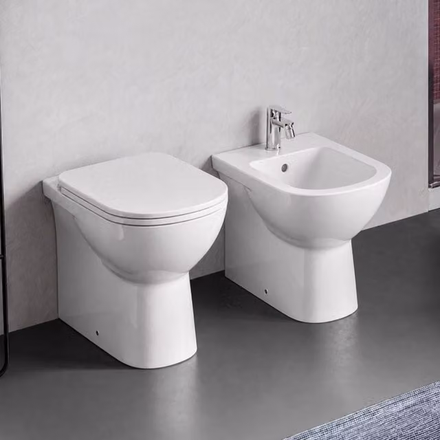 Sanitari filomuro scarico universale e sedile softclose Gemma 2