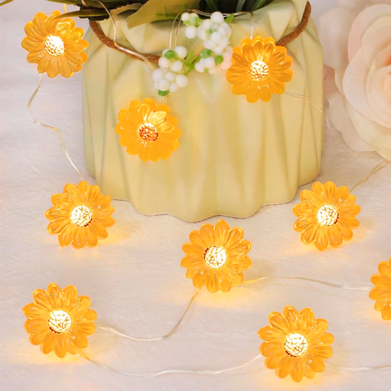 Catena luminosa con 30 fiori di girasole, lunghezza 3 metri, colore giallo, alimentata a batteria