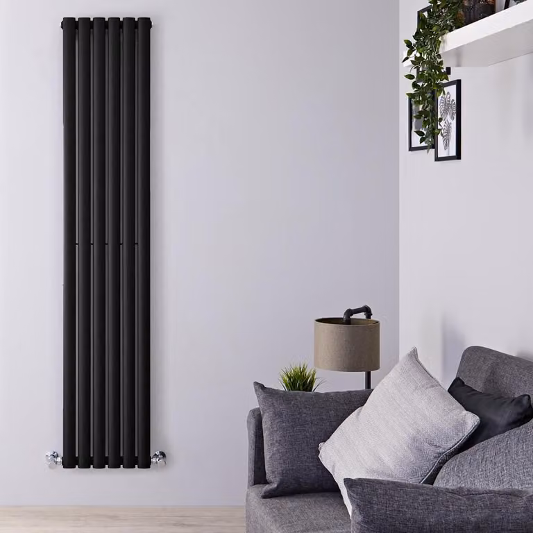 Radiatore Verticale Nero Opaco 1780x354mm 710W - Design Moderno - Alta Resa - Revive