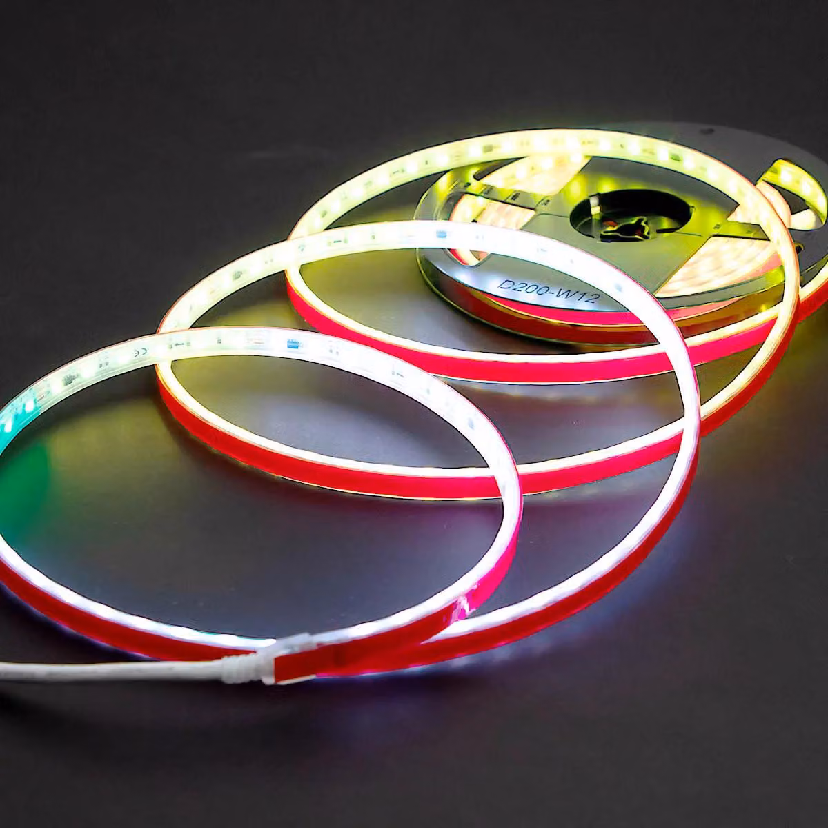ARELUX XSTRIP RGB, striscia LED digitale, grado di protezione IP67, 16W al metro, bobina da 5 metri, 60 LED per metro