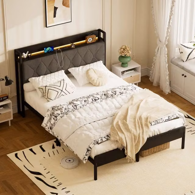 Letto imbottito Mivray con testiera LED e porta USB, struttura in acciaio e spazio sottostante, nero e grigio, L/P: 140 x 190 cm