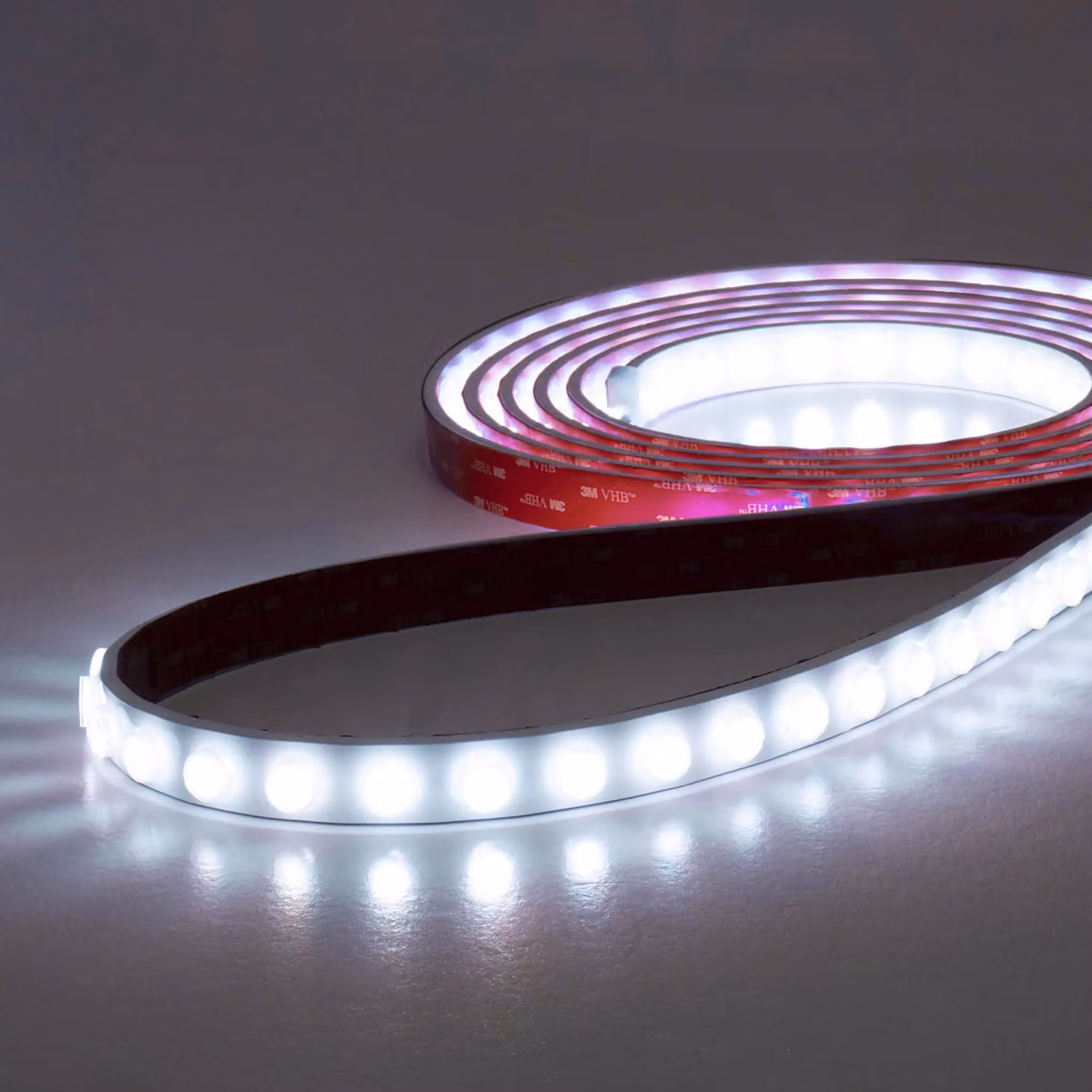 ARELUX XFLEX, striscia LED per illuminazione a parete, 20W/metro, 24V DC, bobina da 5 metri, 42 LED, grado di protezione IP67, angolo di emissione 20 gradi, temperatura di colore 3000K