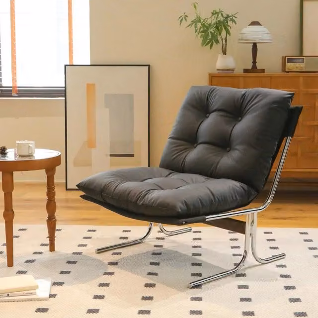 Poltrona relax Minimal in similpelle nera con gambe in metallo per soggiorno e camera da letto, stile moderno, H 84,5 cm x L 84 cm x P 12 cm