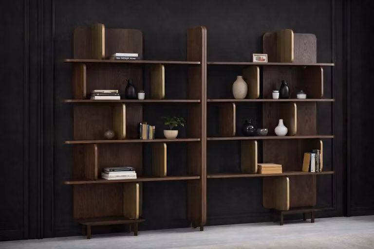 Libreria moderna in legno marrone con dettagli dorati, design elegante