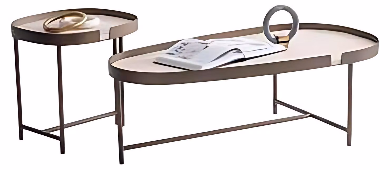 Eleganter Couchtisch mit runder Form und stabilem Metallgestell.