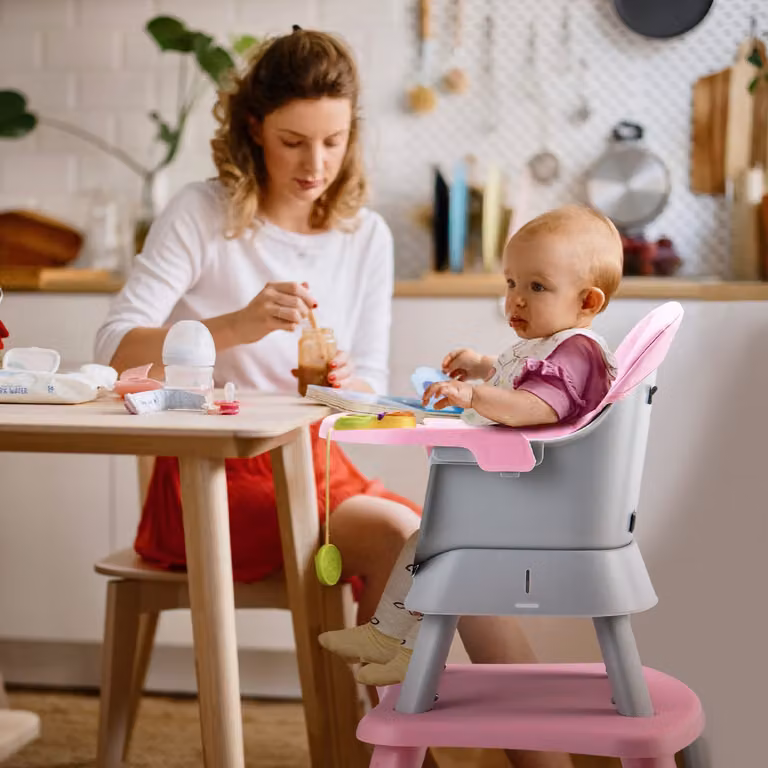 Seggiolone convertibile per neonati Costway con imbracatura a 5 punti e cuscino rimovibile, Rosa