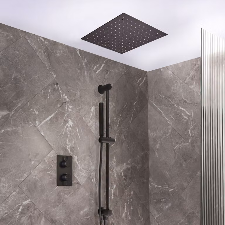 Sistema Doccia HudsonReed con Miscelatore Termostatico, Soffione Rain ad Incasso, Asta Saliscendi e Doccetta in Nero Opaco (2 Vie)