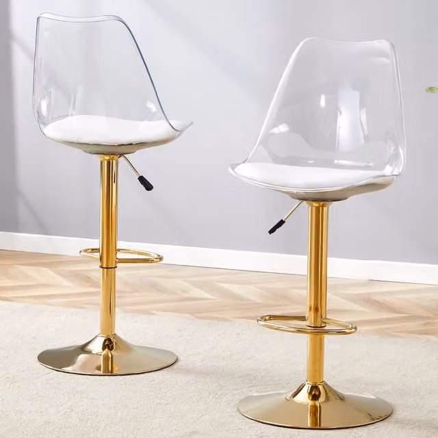 Set di 2 sgabelli da bar Vovees Living regolabili e girevoli a 360 gradi con seduta in ecopelle bianca e struttura in metallo dorato e plastica trasparente