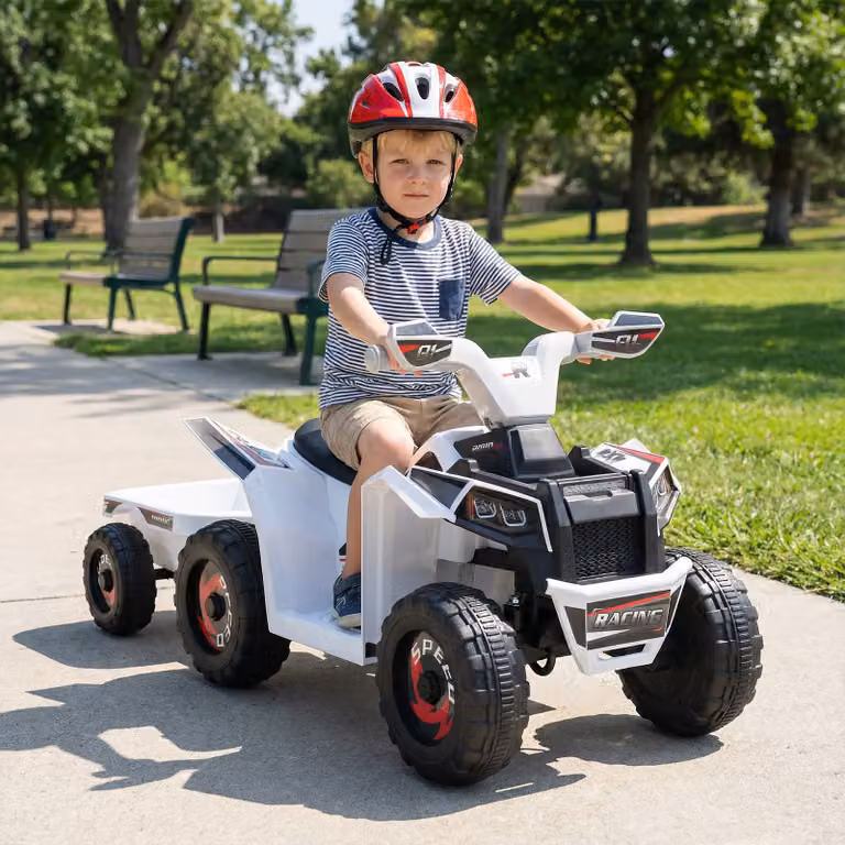 Quad ATV elettrico Costway con rimorchio posteriore e ruote antiusura per bambini dai 3 anni in bianco