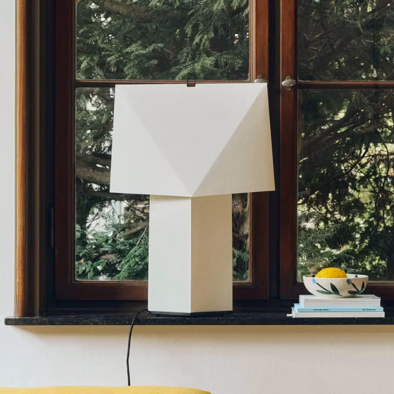 HAY Lampada da tavolo Aplat, Bianco / Opale, Soggiorno / Sala da pranzo, Carta / Lunolit / Lunopal, Moderno, Lampada da tavolo