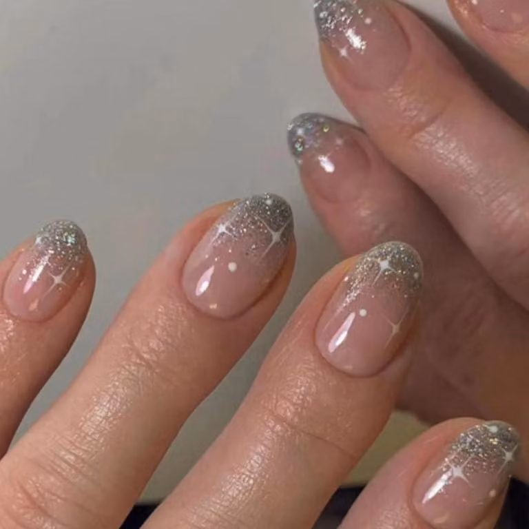 Unghie finte autoadesive a mandorla, con glitter, stile francese, colore bianco, con stelline, confezione da 24 pezzi