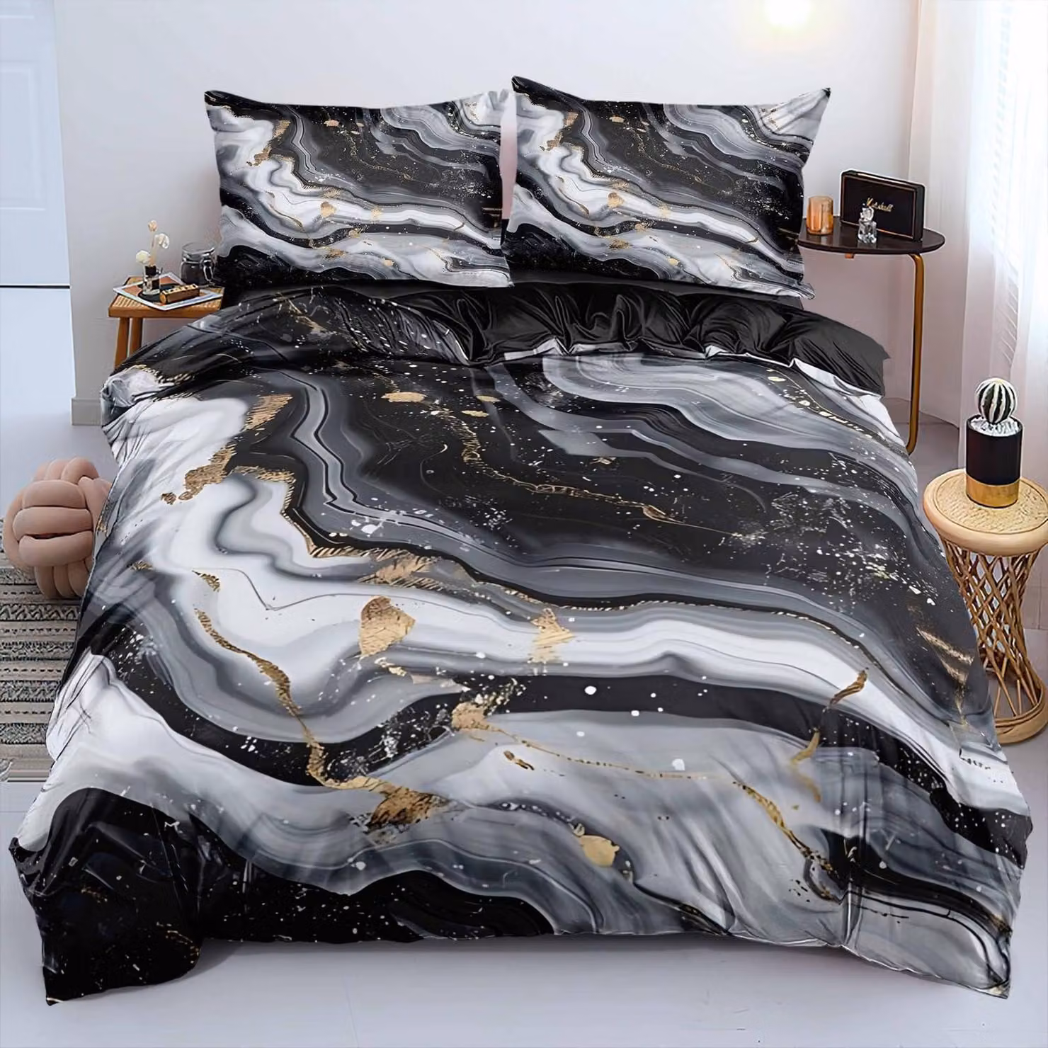 Set di lenzuola composto da 4 pezzi, motivo marmo nero e bianco, dimensioni 135x200 cm, realizzato in microfibra. Include: 2 lenzuola da 135x200 cm e 2 federe da 80x80 cm