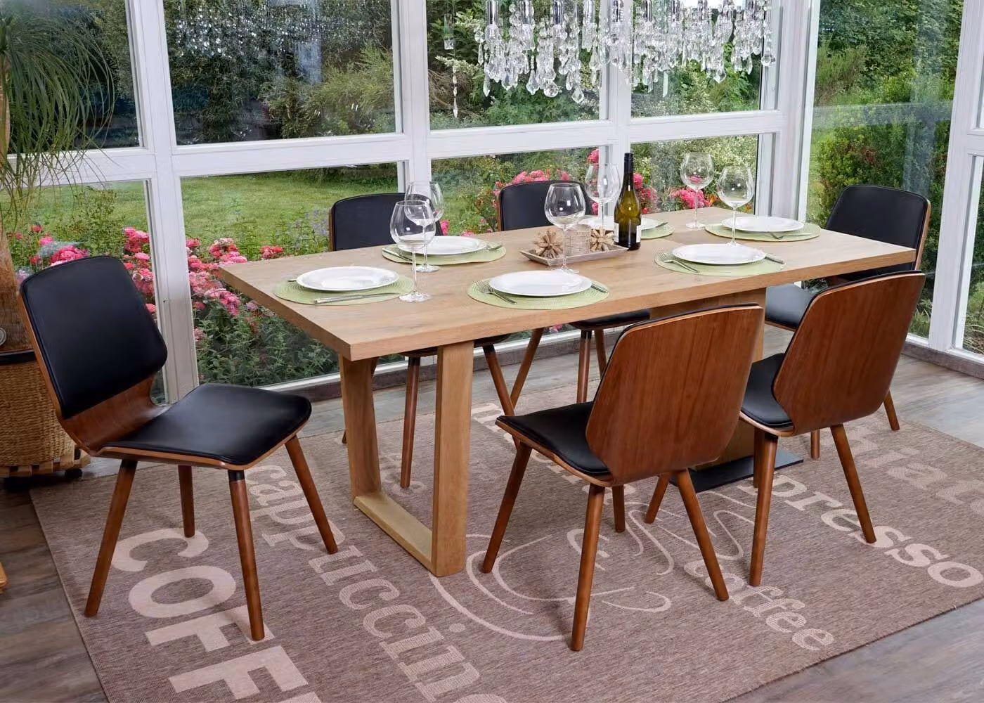 Set di 6 sedie da pranzo modello HWC-B16, in legno con finitura effetto noce, design retrò, certificate MVG, rivestimento in ecopelle nera