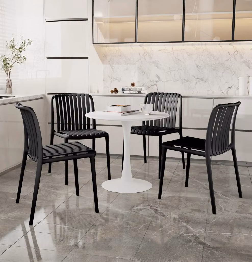Set di 4 sedie moderne Maya in polipropilene e fibra di vetro nere per interno ed esterno Il Gruppone Passione Casa – 2