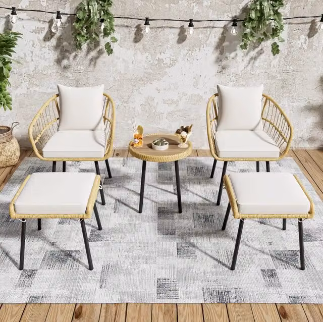 Set da giardino 5 pezzi con tavolo; 2 sedie e 2 sgabelli; rattan bianco e naturale
