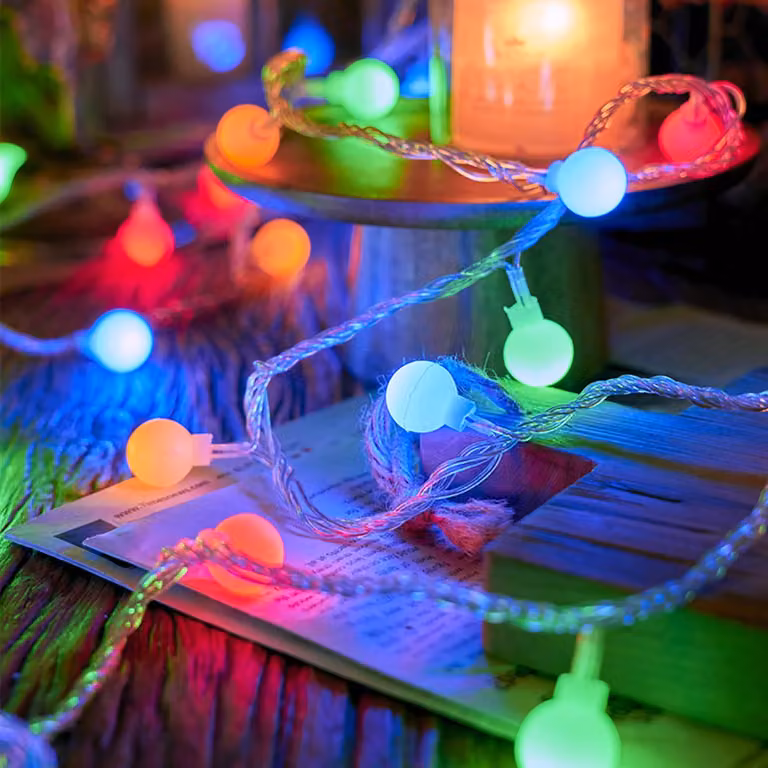 Catena luminosa a forma di globo, 3 metri, 20 LED, multicolore, alimentazione a batteria, con timer