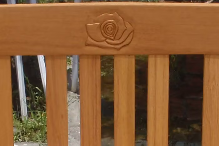 Panca da giardino Rose Deuba a 3 posti in legno di eucalipto FSC marrone con cuscini inclusi – 3