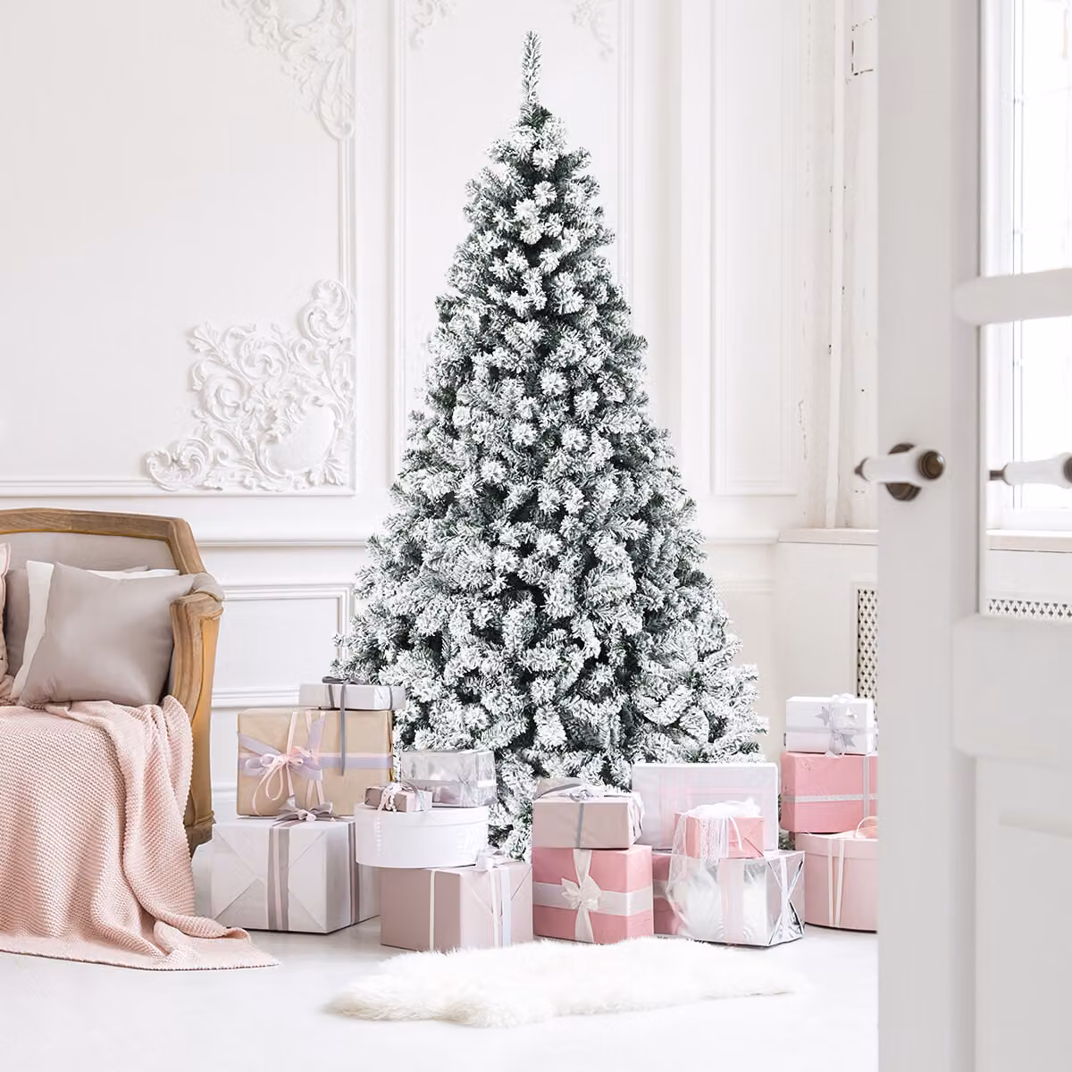 Set di 2 Alberi di Natale Costway in PVC Innevato, Abete Artificiale Verde e Bianco con Base in Metallo, Altezza: 225 cm