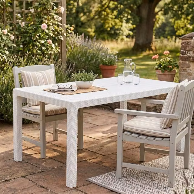 Tavolo da esterno DMORA bianco per giardino e terrazza, modello rettangolare resistente alle intemperie, L: 160.5 cm, P: 94.5 cm, H: 74.5 cm
