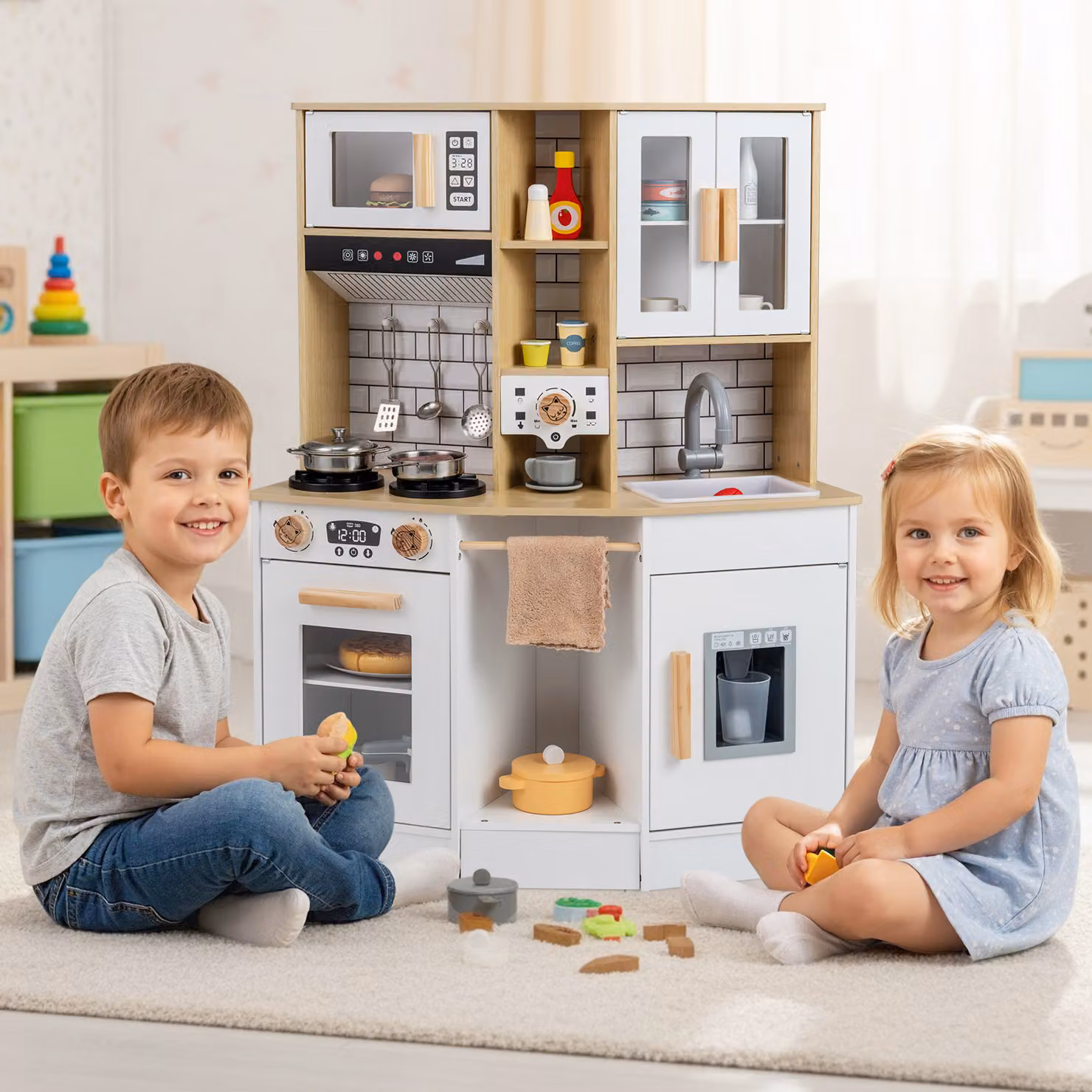 Cucina giocattolo in legno Costway con suoni e luci, completa di fornello, lavandino, cappa, microonde e forno, multicolore per bambini dai 3 anni in su