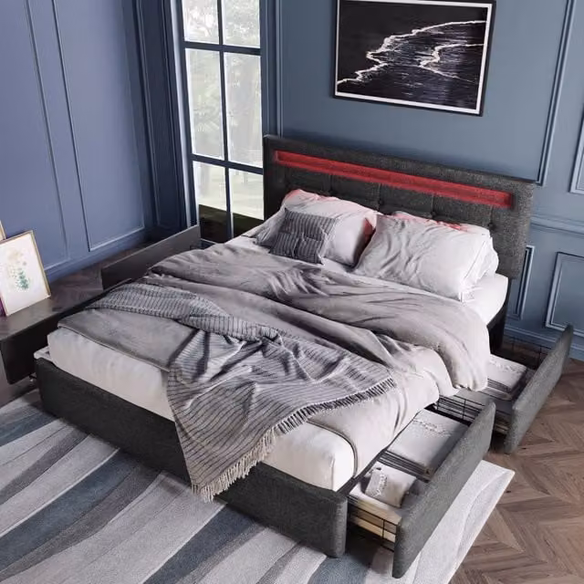 Letto matrimoniale REDOM in lino grigio con illuminazione LED sottostante e 4 cassetti L/P: 140 x 200 cm