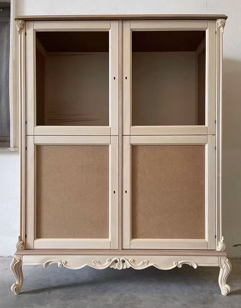 Credenza classica in legno di faggio Mobili 2G con 4 porte, 2 cassetti e serratura L/P/H: 142 x 55 x 180 cm