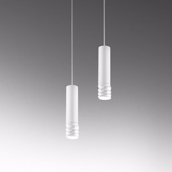 Lampada a sospensione Gea Emily con tecnologia LED e altezza regolabile, disponibile in bianco o nero