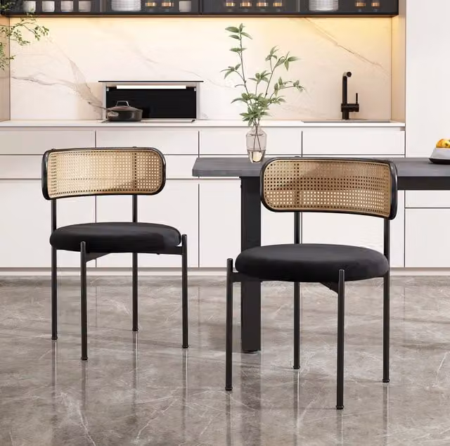 Set di 2 sedie da pranzo in velluto nero con schienale in rattan e gambe in metallo
