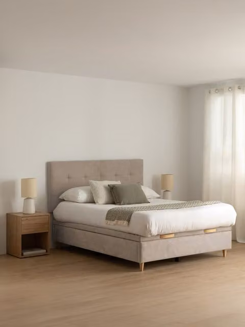 Letto contenitore imbottito Lys Kenay Home colore perla L: 150 cm x P: 190 cm