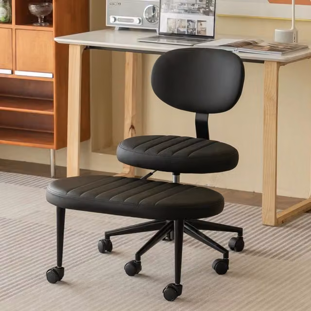 Sedia da ufficio ergonomica senza braccioli con poggiapiedi integrato