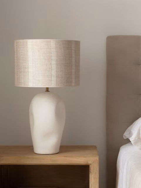 Lampada da tavolo in ceramica Clay Kenay Home, beige e bianca