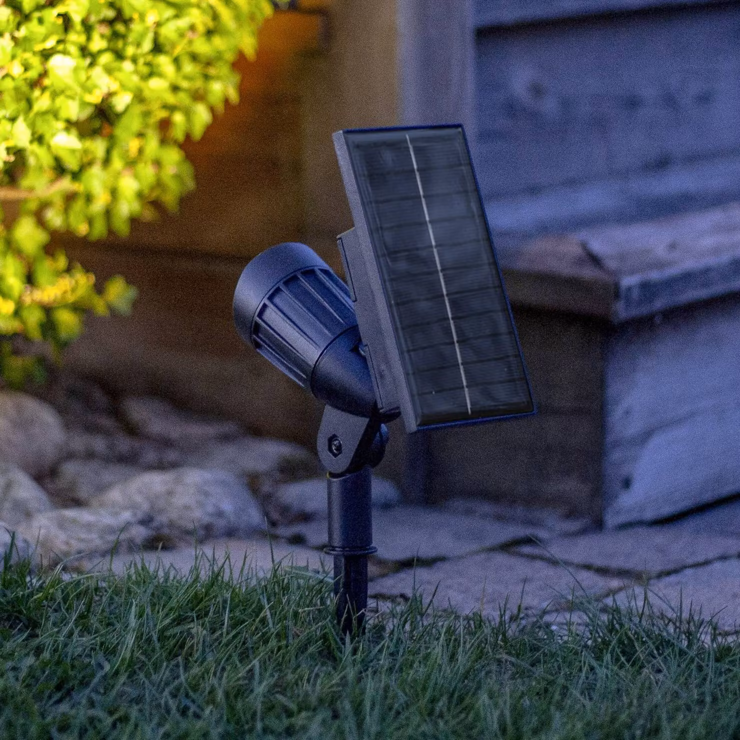 STAR TRADING Faretto solare a LED Powerspot 19 cm RGBW, 80 lm, nero, picchetto da terra, Nero, Plastica, Moderno, Lampade solari