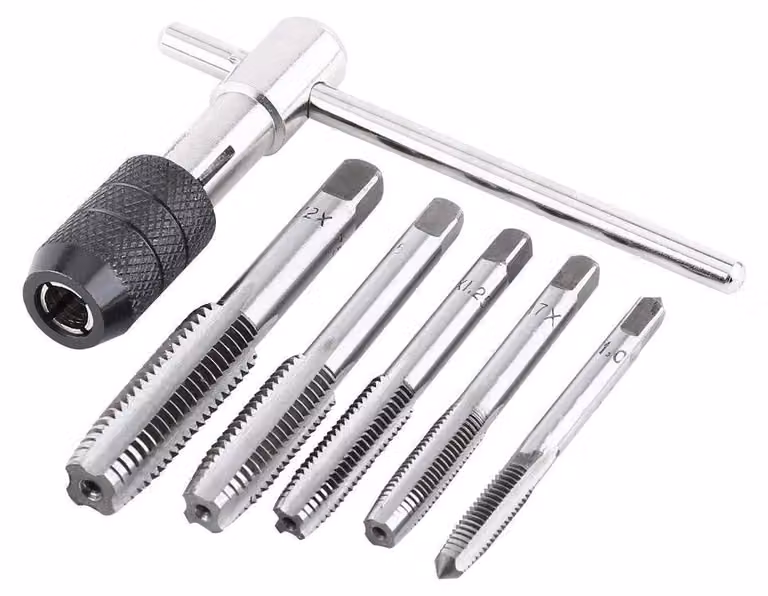 Set di 7 filetti metrici, da M3 a M12, con chiave a T