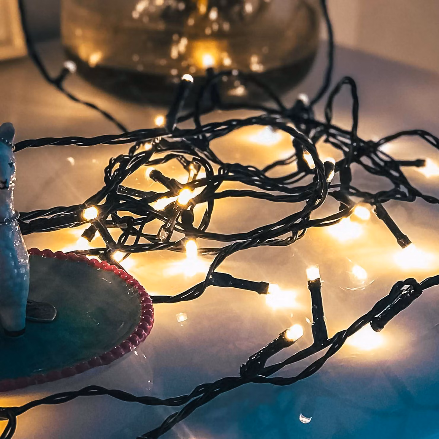 Catena luminosa a LED con 240 luci bianche calde, lunghezza 28,9 metri, con telecomando