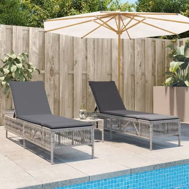 Lettino Prendisole 2 pz con Cuscini Grigio Chiaro in Polyrattan 3261601